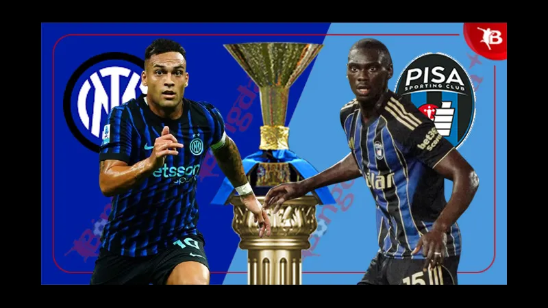 Cầu thủ Inter Milan và Pisa đua nhau giành bóng trên sân cỏ Cầu thủ Inter Milan và Pisa đua nhau giành bóng trên sân cỏ
