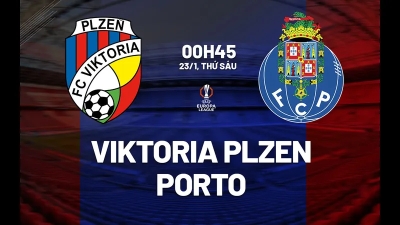 Cầu thủ Plzen và Porto tranh chấp bóng trên sân Cầu thủ Plzen và Porto tranh chấp bóng trên sân